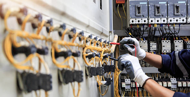 Professional Electrician technician working in Lisle, IL